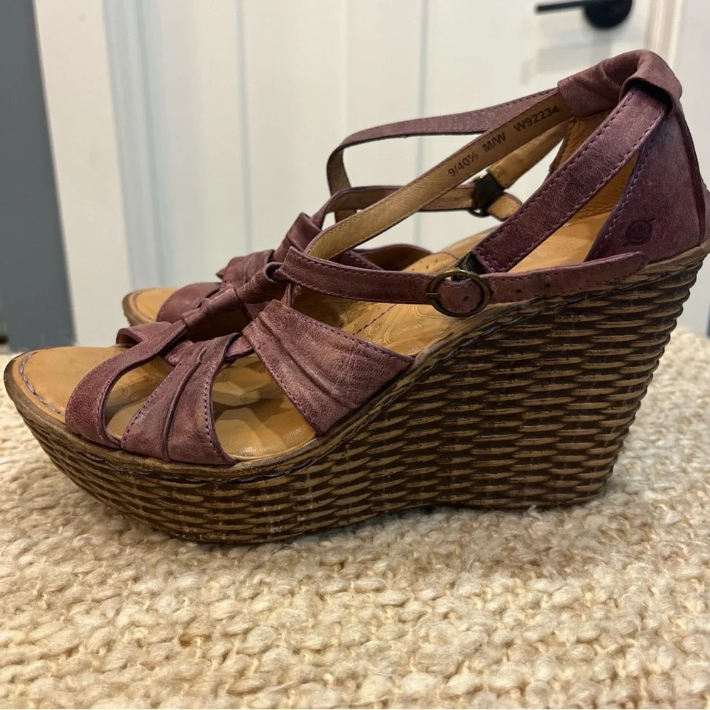 Born Wedge Sandals Women's‎ Size 9 Open Toe Leather Shoes Straps Style W62234